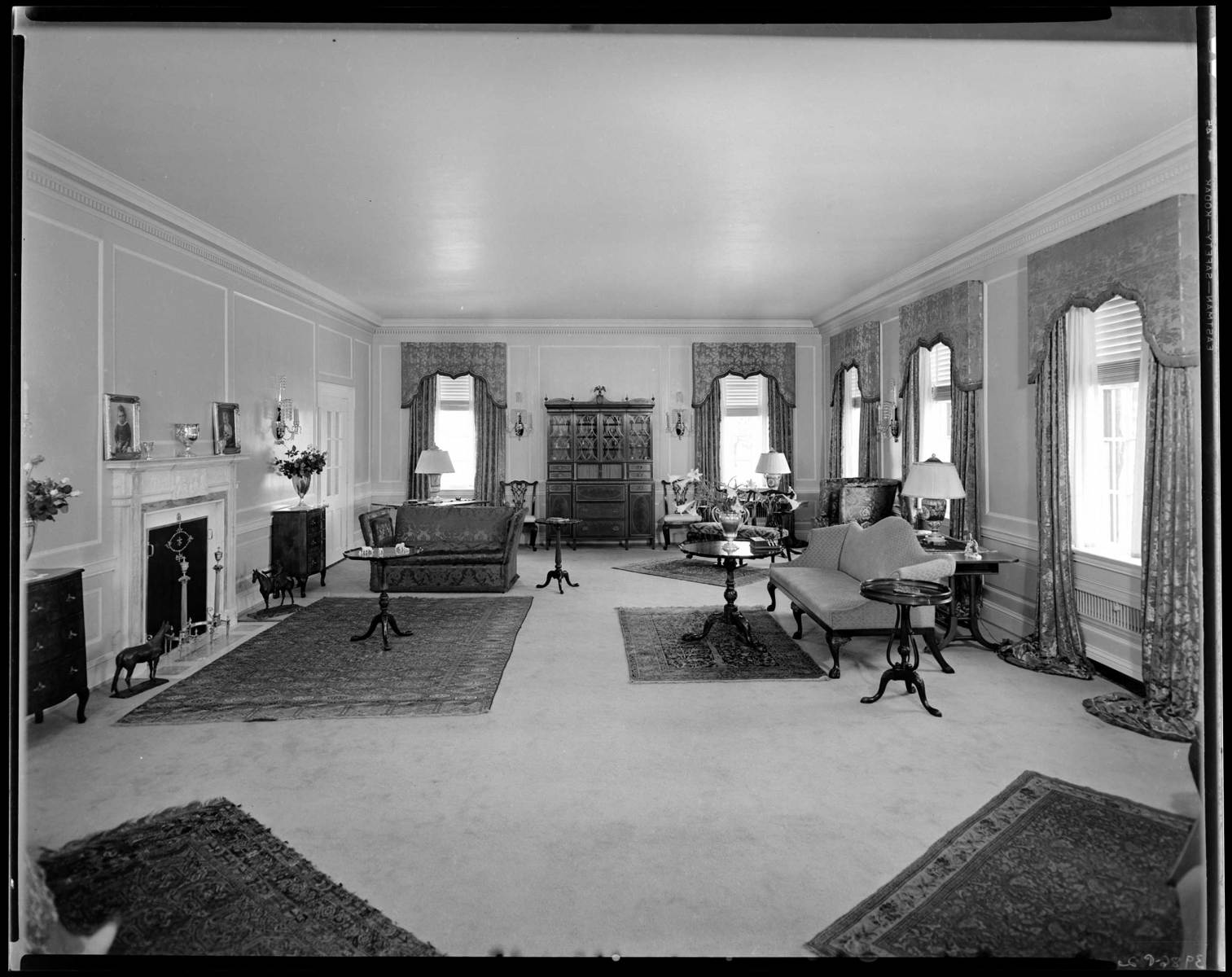 Meadowcrest_sitting_room_1938-1
