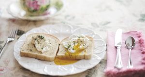 Brunch: poached eggs on toast