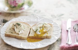 Brunch: poached eggs on toast